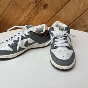 Nike Women's Athletic Shoes - Gray and White